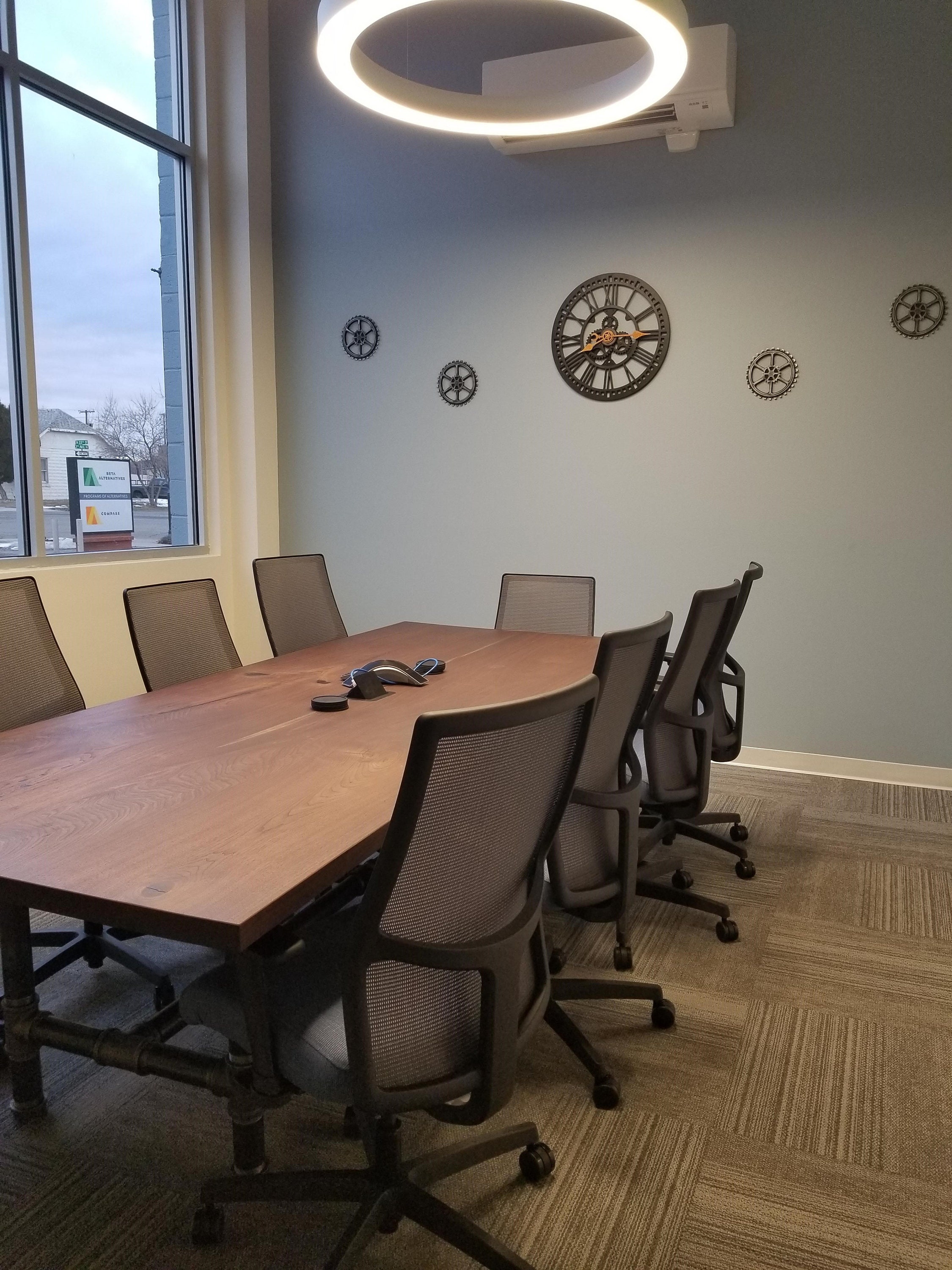 Mesa de conferencias de nogal: mesa de reuniones industrial de madera  recuperada - Etsy México, image size:2250x3000