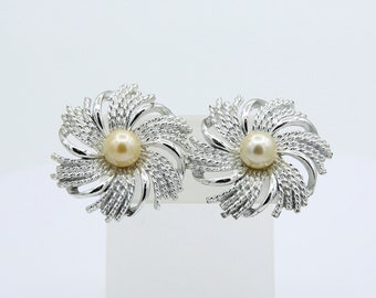 Read Description!! Vintage Sarah Coventry 1969 SILVERY SUNBURST Silver Tone Faux Pearl Clip Earrings RARE