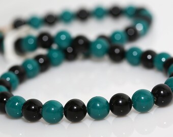 Vintage Green and Black Beaded Necklace