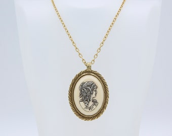 Vintage Sarah Coventry 1979 GRACIOUS LADY Cameo Sketch Necklace Gold Tone Chain Pendant Drop Rare!