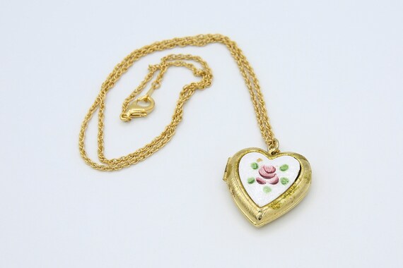 Vintage Sarah Coventry 1974 TEEN HEART LOCKET Gol… - image 2