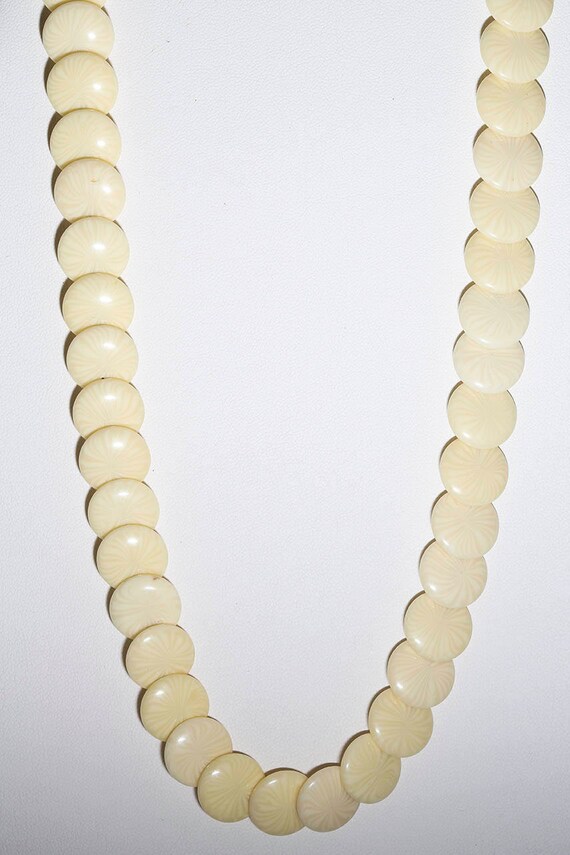 Cream Swirl Lucite Necklace - image 4