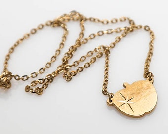 Vintage Starburst Apple Necklace in Gold
