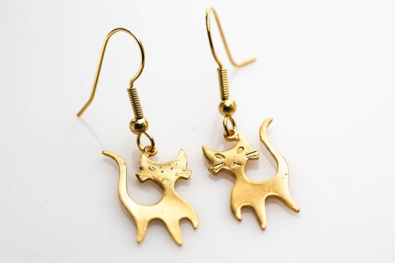 Vintage Mid-Century Modern Cat Earrings In Gold Tone NOS Minimalist Retro Mod