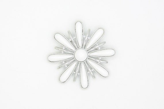 1973 Sarah Coventry "Snow Blossom" Pin Brooch Silver Tone Flower White RARE Vintage