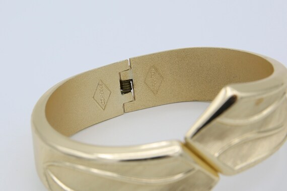 Vintage 1967 Sarah Coventry GOLDEN CUFF Bangle Br… - image 7
