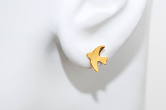 Vintage Tiny Bird Earrings: NOS Gold Tone Dove Studs