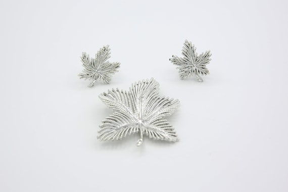 Vintage 1967 Sarah Coventry SILVERY MAPLE Clip Earrings Pin Brooch Silver Tone Leaf Set Rare!