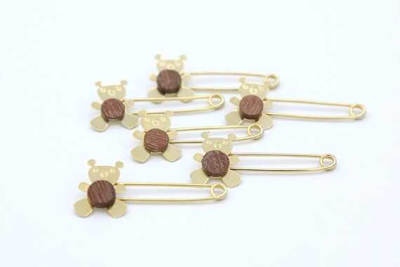 Vintage Wood Bear Gold Tone Brooch - Safety Pin Kilt Pin