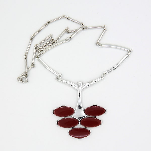 Vintage 1979 Sarah Coventry CONTINENTAL Modern Red Pendant Silver Tone Chain Necklace Rare!