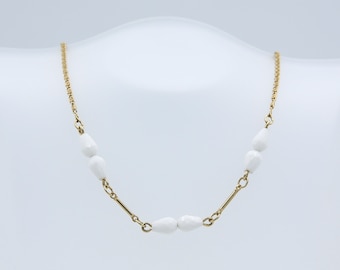 Vintage Sarah Coventry 1979 WHITE 'N BRIGHT Bead Chain Necklace Gold Tone Rare!