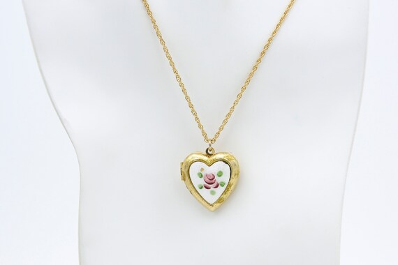 Vintage Sarah Coventry 1974 TEEN HEART LOCKET Gol… - image 3