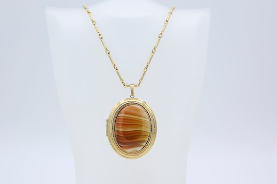 Vintage Sarah Coventry 1976 DESERT SANDS Locket Necklace Hostess Bonus Gold Tone Pendant Chain Rare!