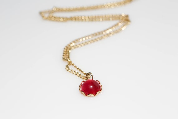 Vintage Moonglow Lucite Fuchsia Necklace NOS Gold Tone Dainty Modern Minimalist