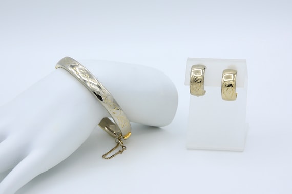 Vintage 1965 and 1966 Sarah Coventry GOLDEN BANGLE Bracelet Clip On Earrings Gold Tone Set Rare!