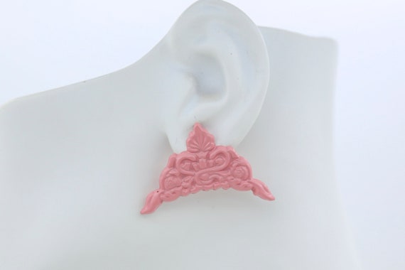 Vintage Ornate Faux Filigree Earrings in Pink Metal – NOS