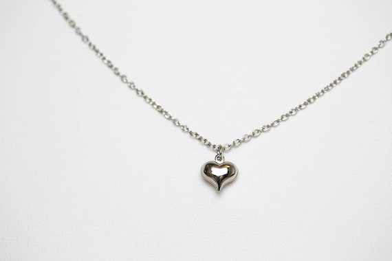 Vintage Simple Silver Heart Necklace NOS Silver Tone Tiny Dainty Delicate Love Valentine Chain