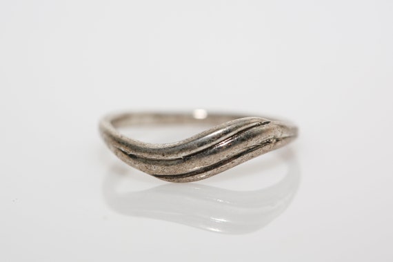 Vintage Antiqued Silver Tone Twist Ring NOS Wavy Ring Size 7