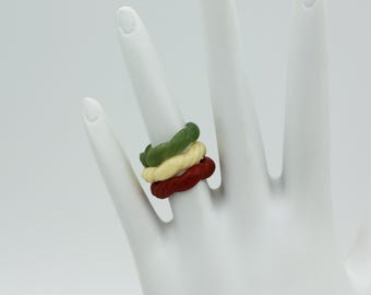Vintage Green Beige or Red Lucite Twist Rings Stackable NOS Plastic