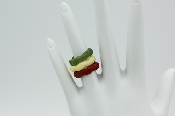 Vintage Green Beige or Red Lucite Twist Rings Stackable NOS Plastic