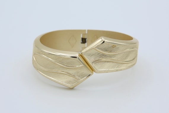Vintage 1967 Sarah Coventry GOLDEN CUFF Bangle Br… - image 3