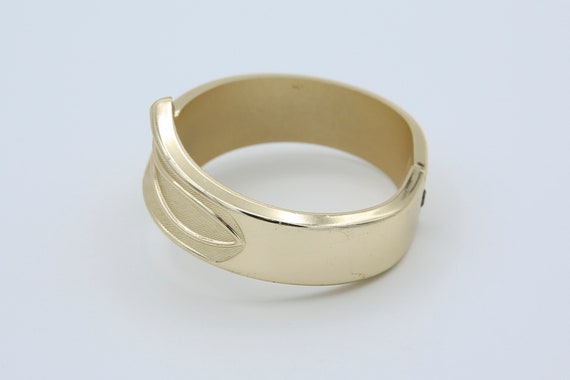 Vintage 1967 Sarah Coventry GOLDEN CUFF Bangle Br… - image 4