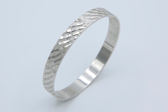 Vintage 1976 Sarah Coventry VIBRATIONS Bangle Bracelet Silver Tone RARE