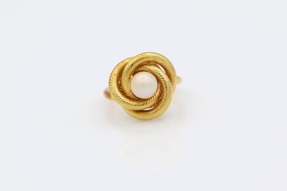 Vintage Sarah Coventry 1969 "Lovers Knot" Ring Gold Faux Pearl RARE