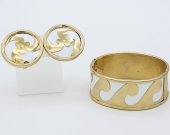 Vintage 1974 Sarah Coventry SEA SCROLL Clip Earrings Bangle Bracelet White Ocean Wave Gold Tone Set Rare!
