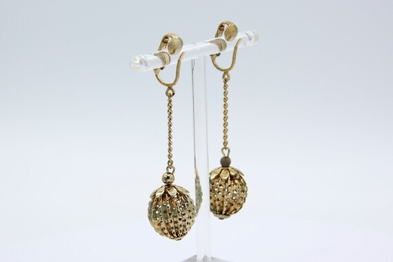 Vintage 1968 Sarah Coventry SAUCY SWINGERS Earrin… - image 5