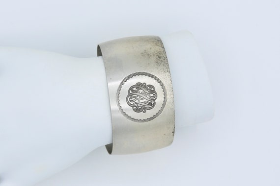 Vintage 1976 Sarah Coventry CLASSIC CUFF Bracelet Silver Tone Adjustable Etched RARE