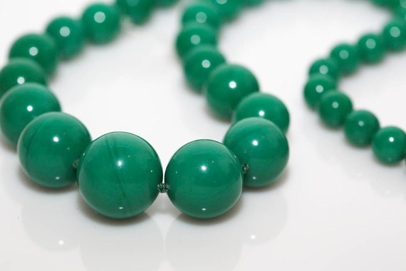 Long Green Vintage Beaded Necklace - image 2