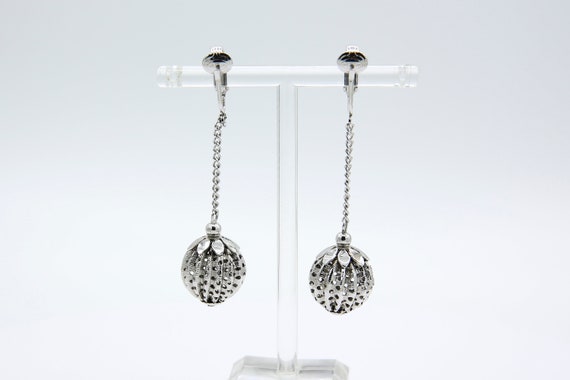 Vintage 1968 Sarah Coventry SAUCY SWINGERS Earrings Silver Tone Dangle Drop Clip On Rare!