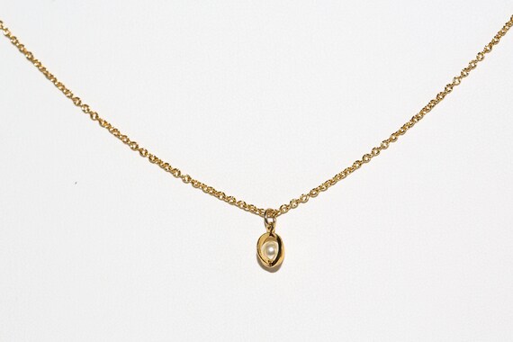 Vintage Lady Remington Caged Pearl Necklace Faux Pearl Imitation Pearl Gold Plated Chain Dainty Necklace NOS
