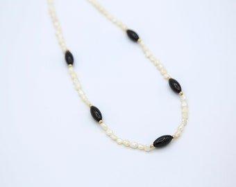 Pearl and Onyx Necklace – Vintage