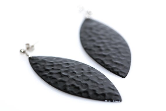 Vintage Black Marquise Leaf Earrings Metal Dangle… - image 2