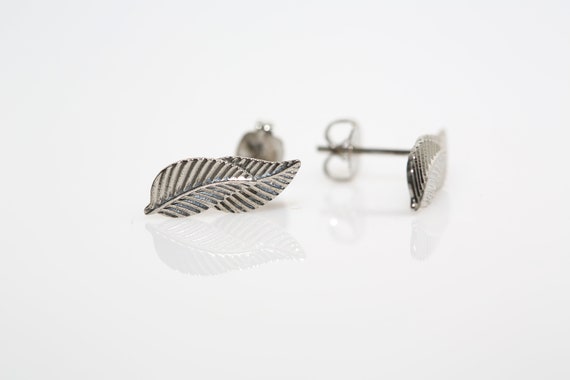 Vintage Tiny Leaf Duo Earrings in Silver or Gold - NOS Etched Leaf Studs