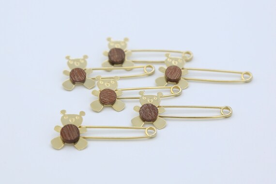 Wood Circle Bear Pin – Vintage NOS Gold Tone Safety Pin Kilt Pin Diaper Pin Brooch