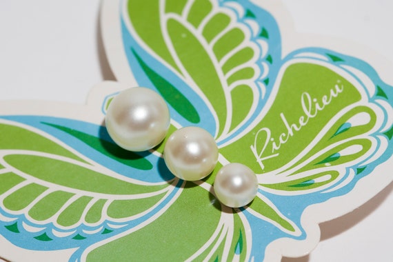 Vintage Richelieu Faux Pearl Pin Set - Vintage NOS Original Card