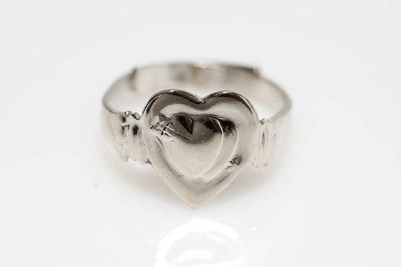 Vintage Silver Tone Metal Sweetheart Ring Adjustable Heart Ring Dime Store Costume Jewelry NOS
