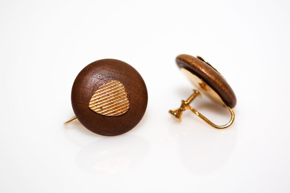 Vintage Nemo Wooden Heart Earrings in Brown Gold Tone Screw Back NOS