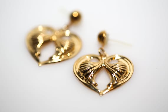 Vintage Scalloped Heart Earrings - Sensitive Ear Nylon Posts Gold Tone NOS Dangle Drop Earrings