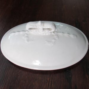 Antique White Ironstone Lid - Floral &Bow Lid for Soap Dish