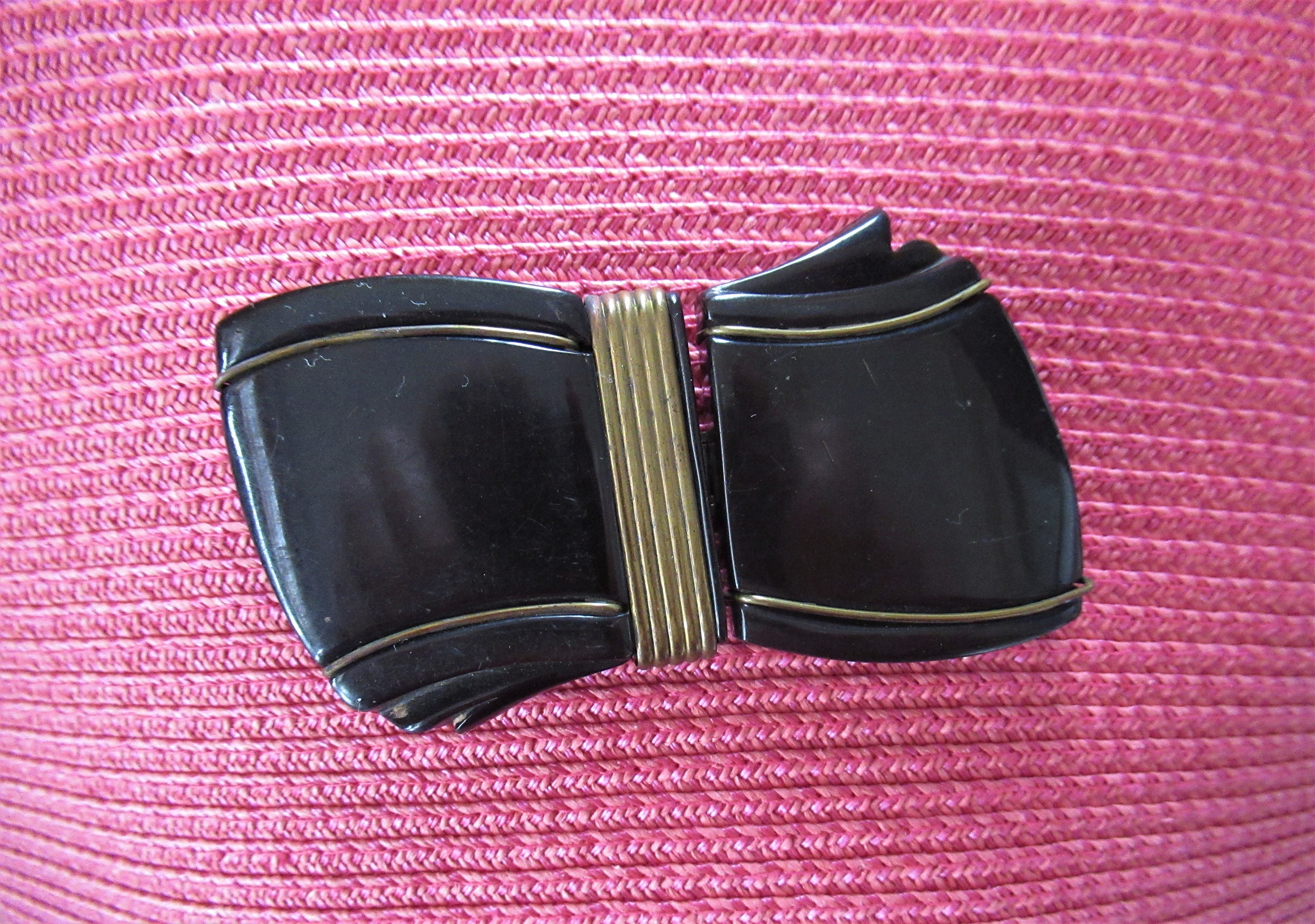Vintage Art Deco Black Carved Bakelite Bow Belt Buckle Vintage Antique Bakelite Art Deco Carved Black Belt Buckle  main image 3