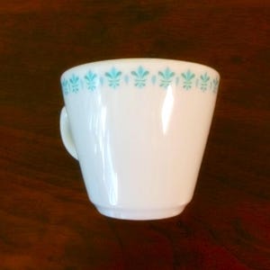 1966 MAYER CHINA D&#39;Arcy Pattern Restaurant Ware Coffee Cup Beaver Falls, PA Excellent