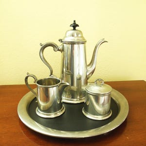 Vintage Viners Pewter Tea Set Sheffield England 5 Pieces Pitcher- Creamer- Sugar w/ Lid -Tray Nice Condition