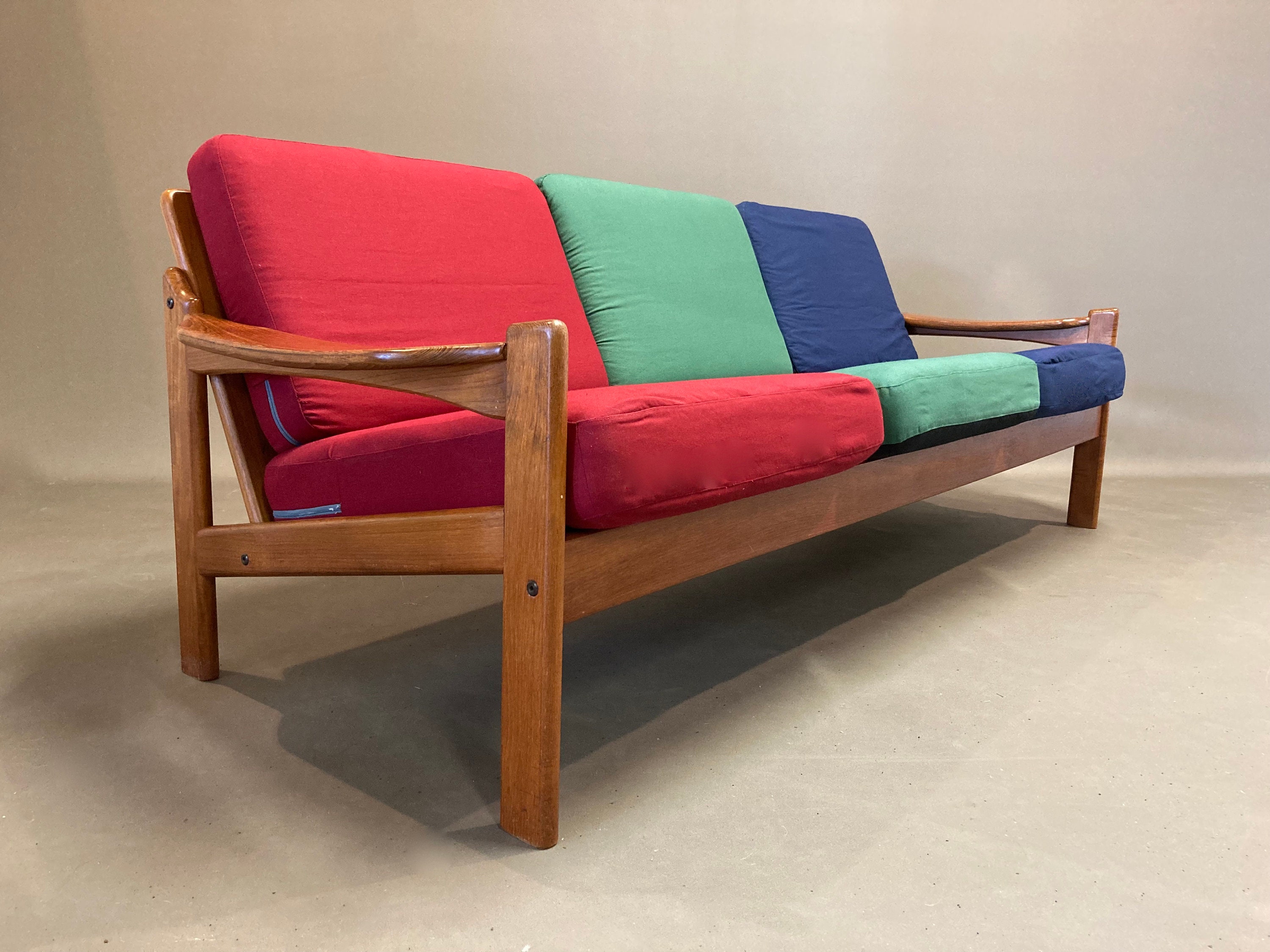Canapé 3 Places Couleurs Design Scandinave 1950.