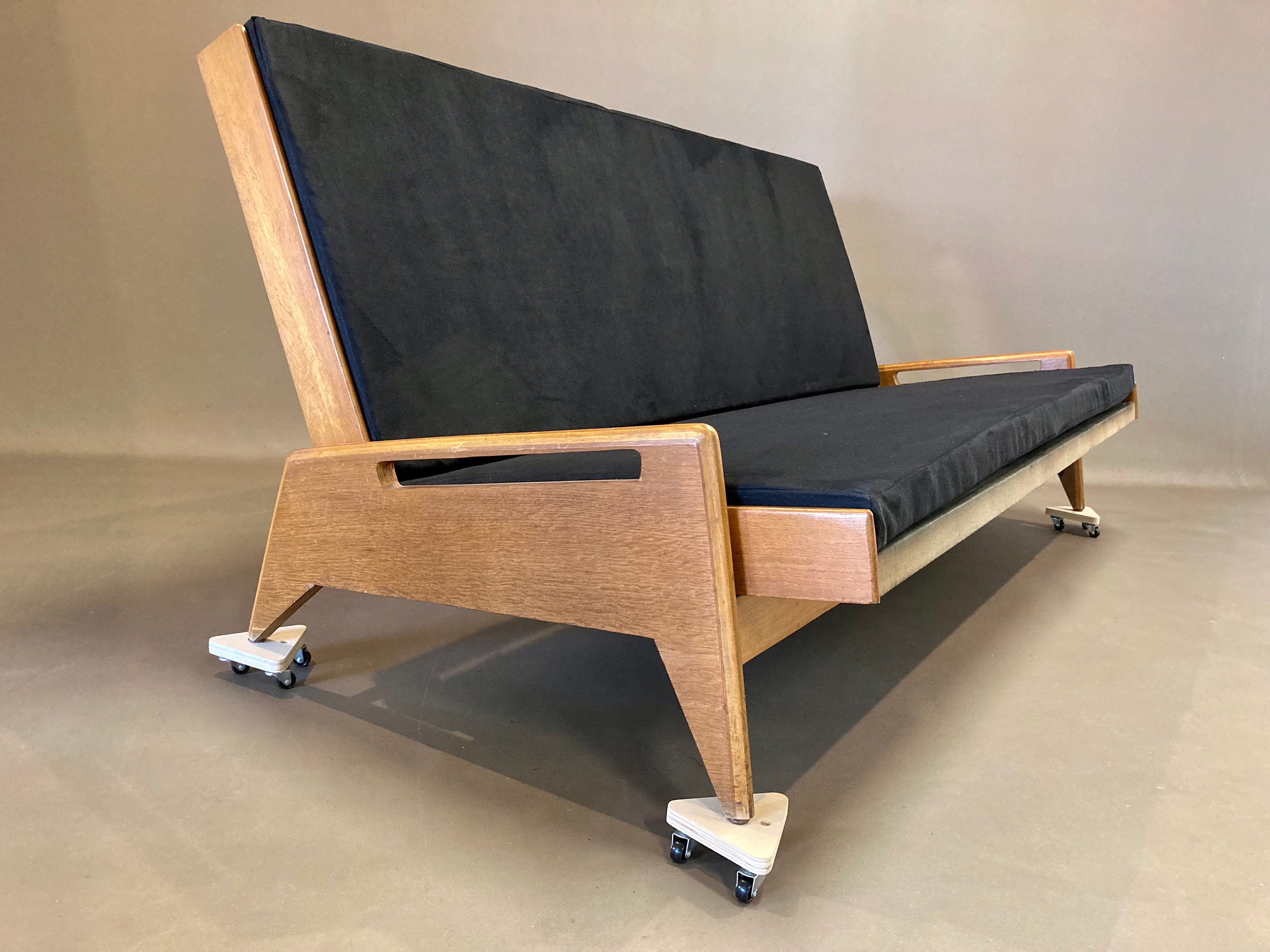 Canapé Lit Gérard Guermonprez 1955.