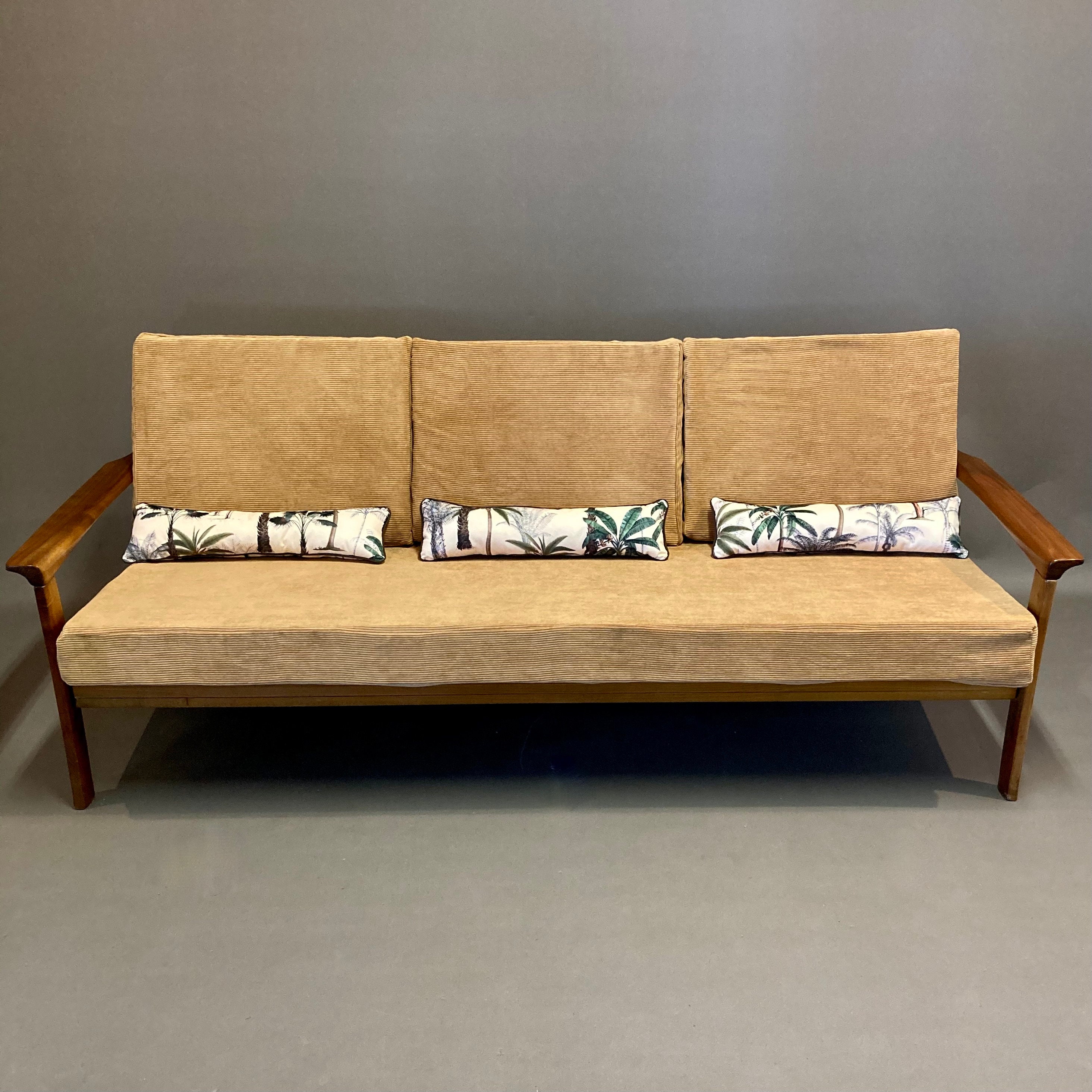 Canapé 3 Places Design Scandinave 1950.