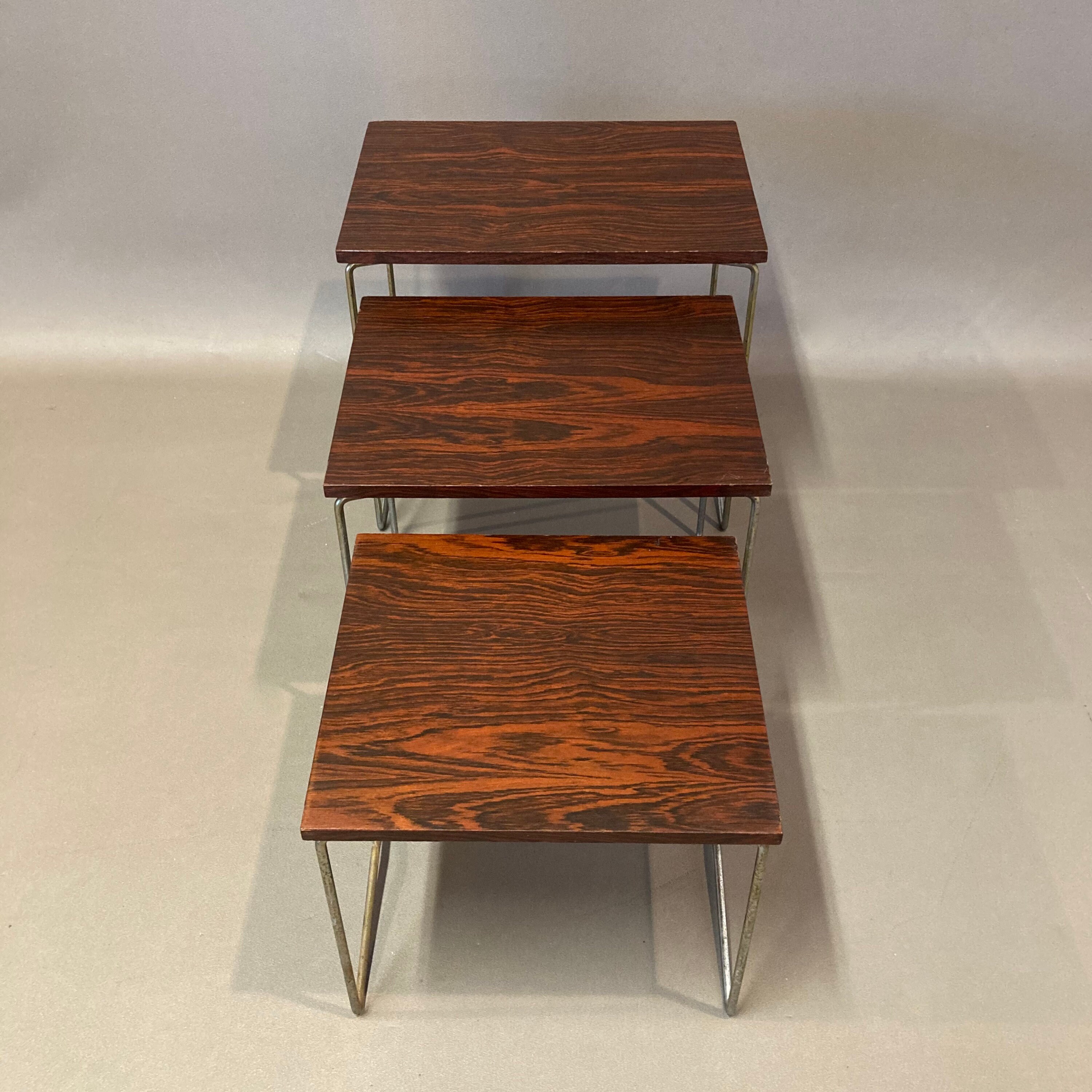 Table Gigogne Design 1950.